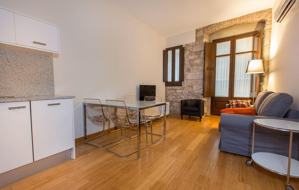 Housing Ginesta 9 *
