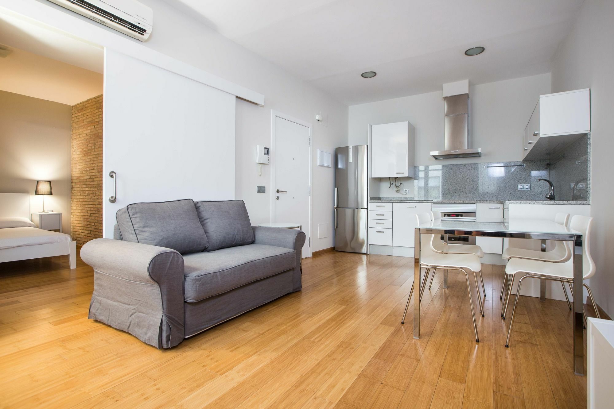 Housing Ginesta 9